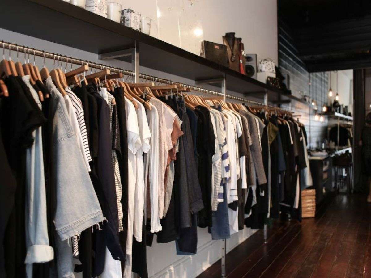 Những câu hỏi thường gặp về việc bảo quản quần áo vải polyester