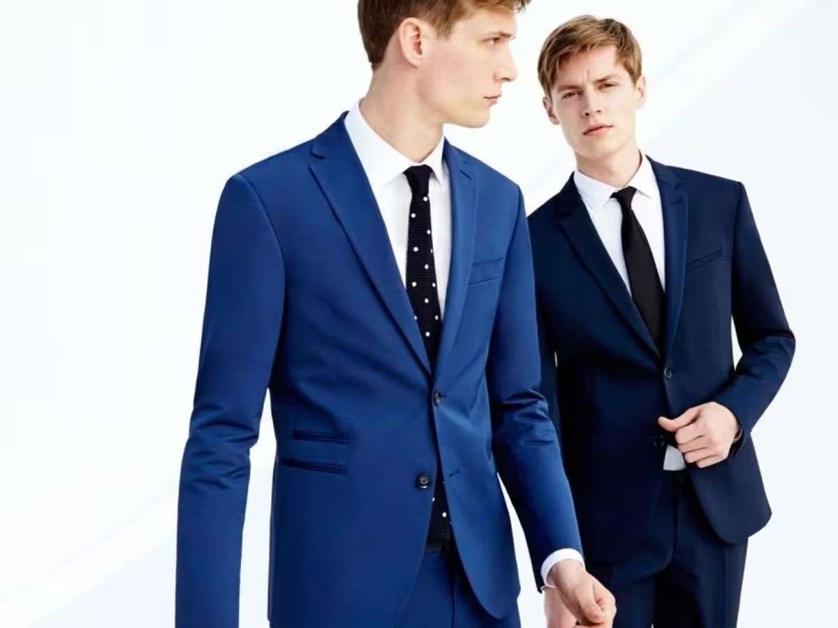 Sơ mi trắng với bộ vest xanh dương