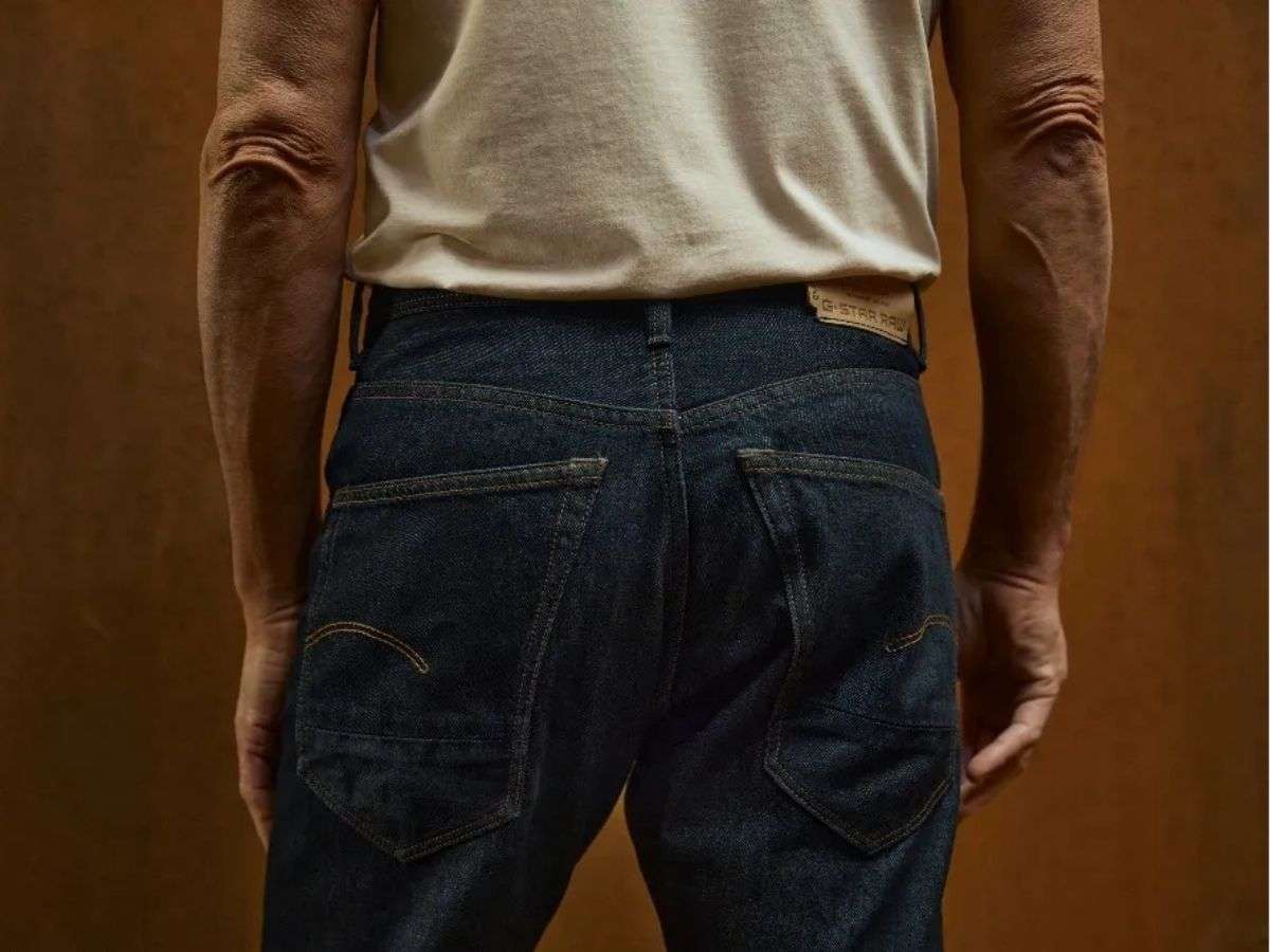  Ban đầu Raw Denim khá cứng nhưng hiện tượng này sẽ cải thiện dần sau vài lần giặt