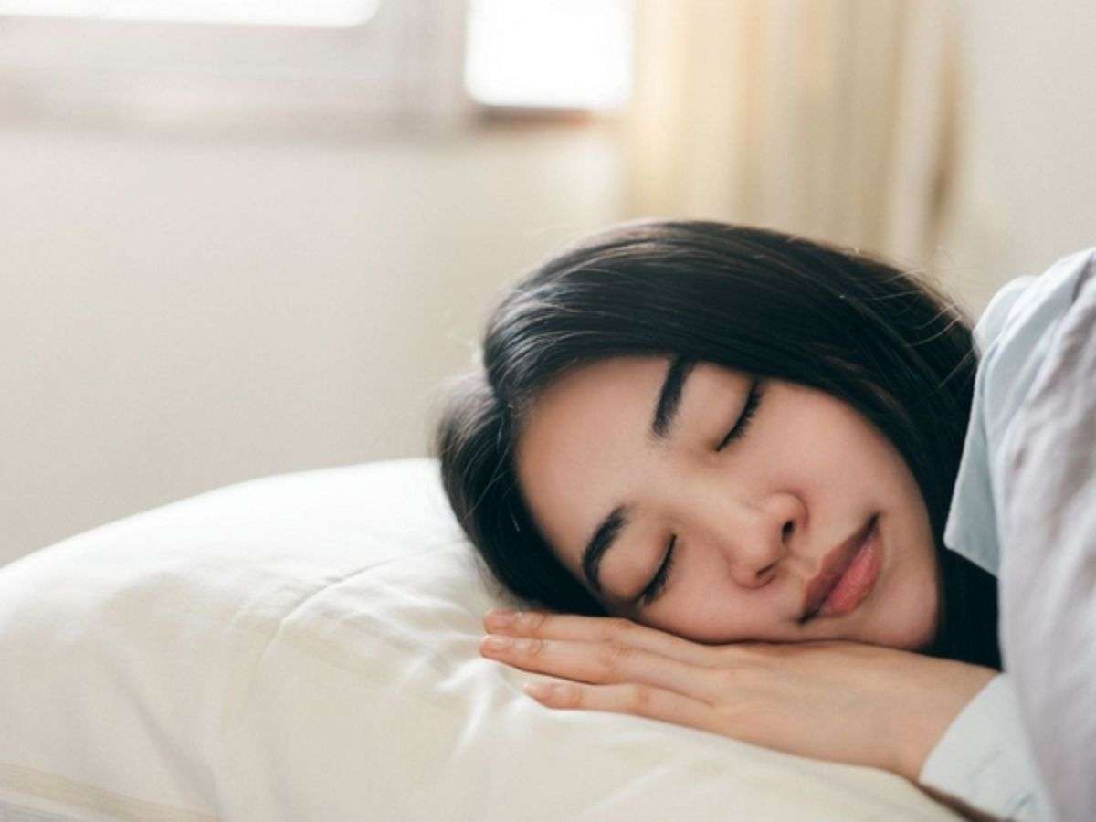 Ngủ đủ và nghỉ ngơi hợp lý giúp cơ bắp phục hồi, giảm đau và tăng hiệu quả tập luyện