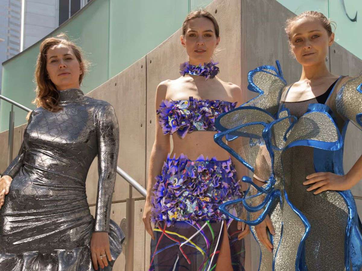 Chọn đồ trên DressX để thấy mình được ướm thử nó