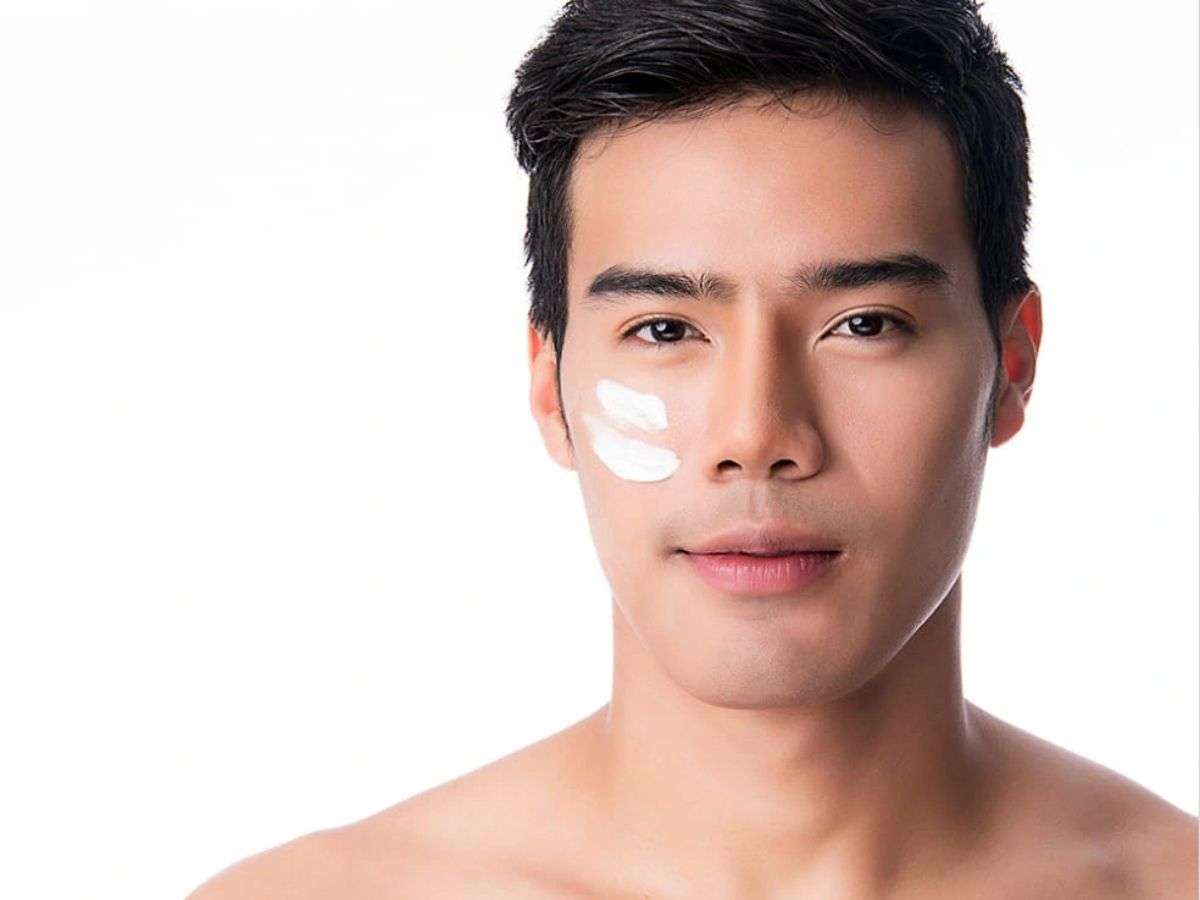 Chọn kem trắng da theo từng độ tuổi