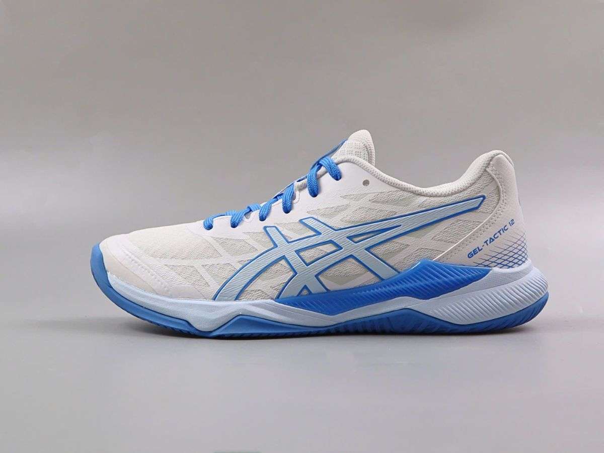 Asics Gel-Tactic 12 là lựa chọn quốc dân trong phân khúc tầm trung