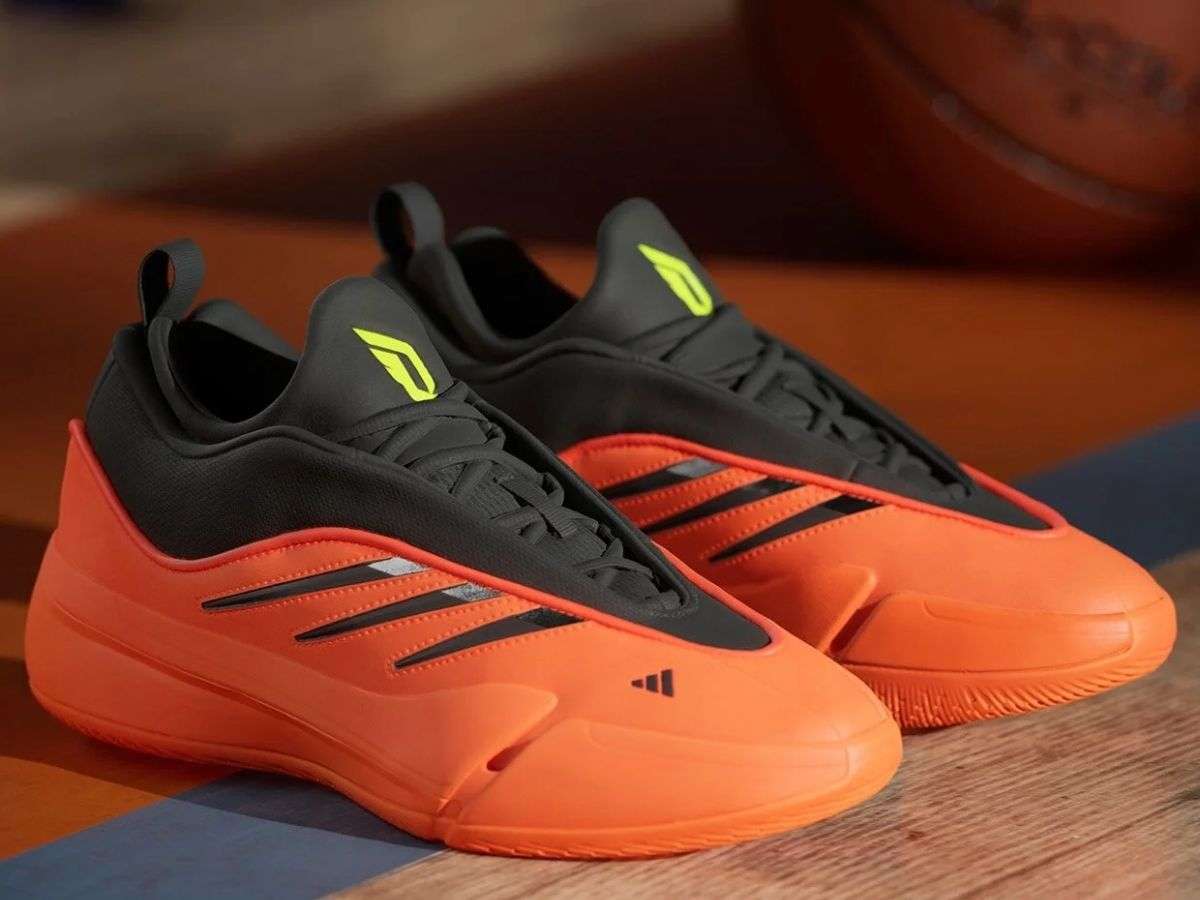 Adidas Dame 9 với thiết kế gọn gàng với thanh thoát 