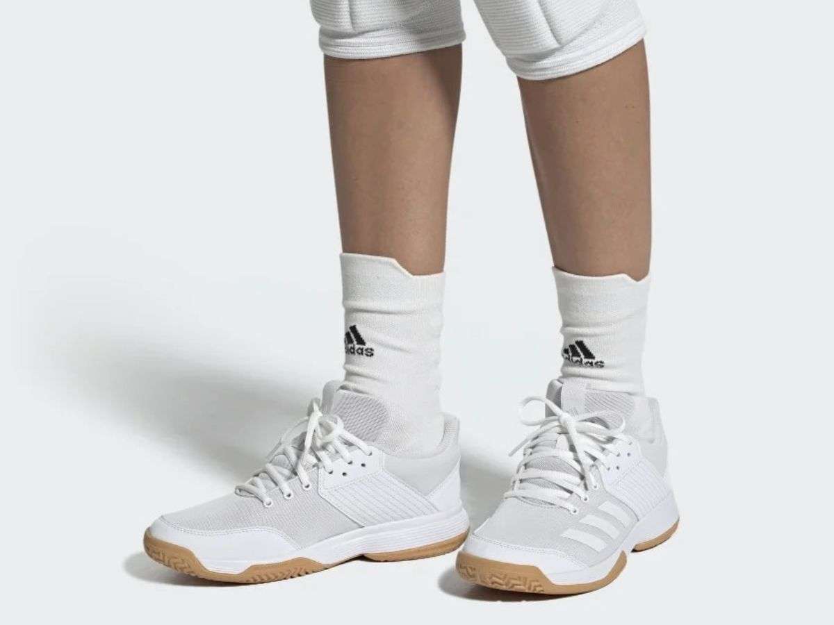 Giày cầu lông Adidas Ligra 7