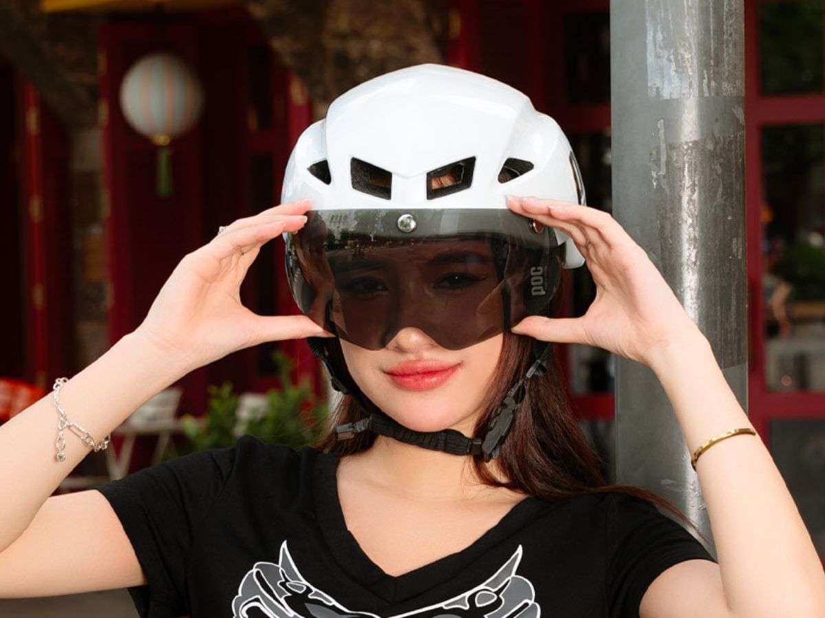 Mũ bảo hiểm đạp xe có mắt kính tiện lợi
