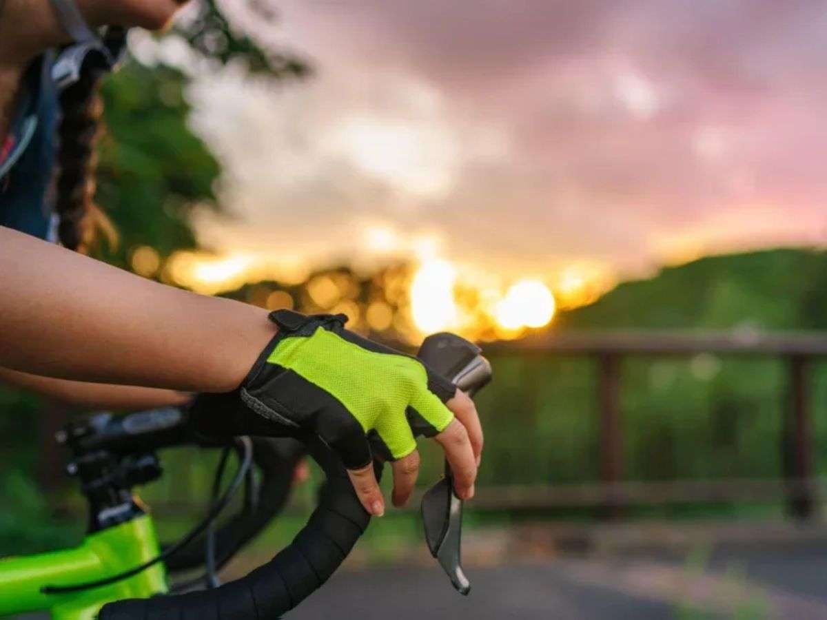 Tất và găng tay là hai món phụ kiện nhỏ nhưng ảnh hưởng lớn đến trải nghiệm của bạn