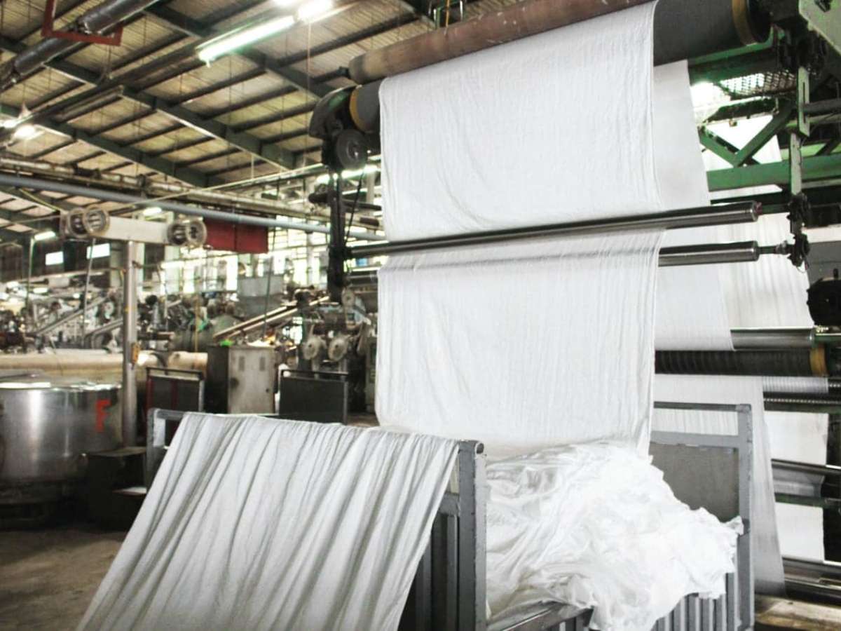 Sợi bông được lựa chọn kỹ lưỡng sẽ được làm sạch và đánh sợi