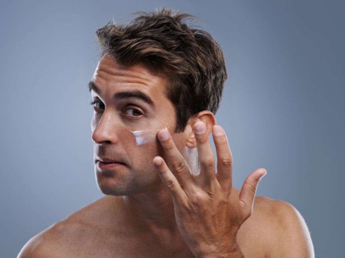 Kết cấu và độ thẩm thấu của kem dưỡng trắng da nam