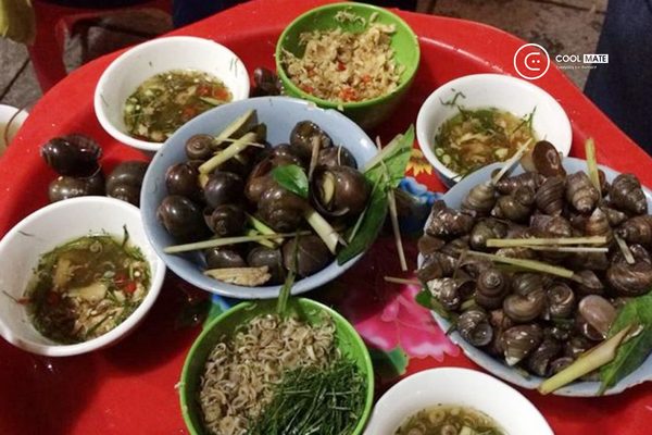 Ốc nóng Hà Trang là quán ăn vặt quen thuộc của nhiều bạn trẻ khi tới Phố Cổ