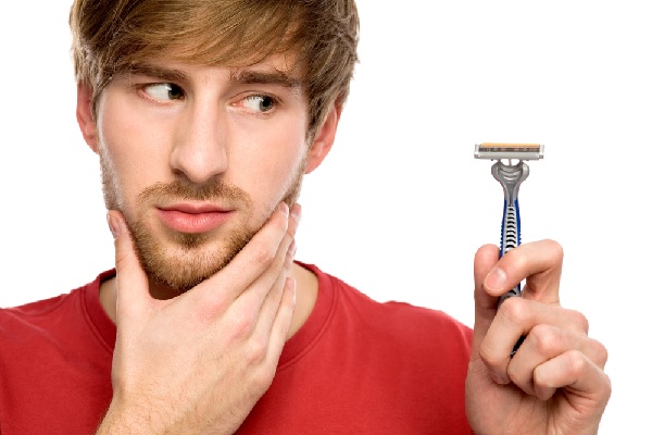 Kỹ thuật cạo râu chuẩn khi chăm sóc da mặt
