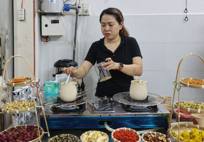 Đây là một trong những quán trà sữa đất nung có sớm nhất ở Sài Gòn