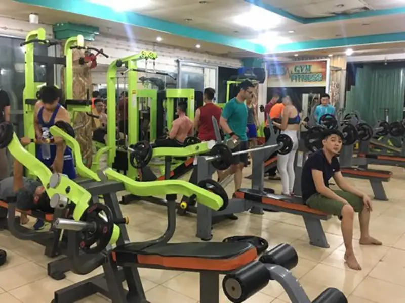 Pro Gym & Fitness được trang bị hệ thống máy móc và thiết bị tập luyện tiên tiến