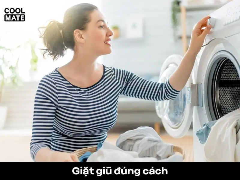 Giặt giũ đúng cách là cách khử mùi hôi sau khi tập gym đầu tiên