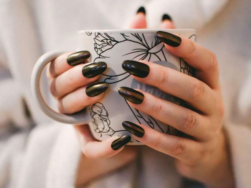 Mẫu nail Black Cherry được nhiều nghệ sĩ hàng đầu lựa chọn