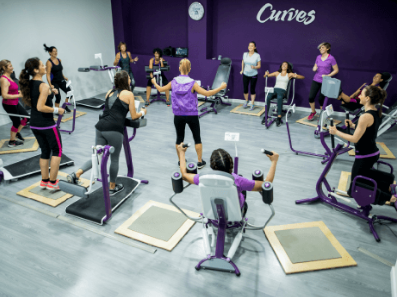 Gym Curves còn tổ chức các khóa học giúp giảm cân, tăng cường sức khỏe