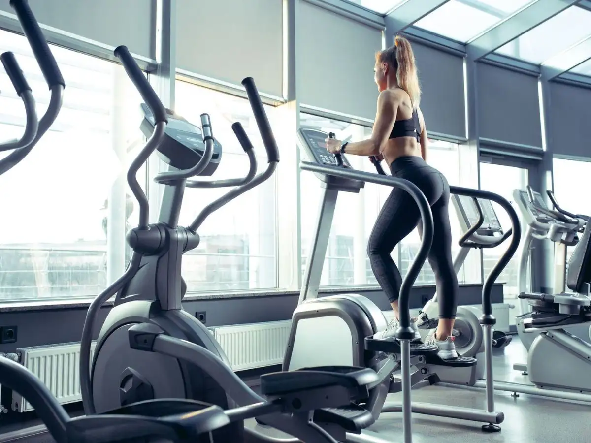 Elliptical giúp mô phỏng chuyển động chạy mà không gây sức ép lên cơ