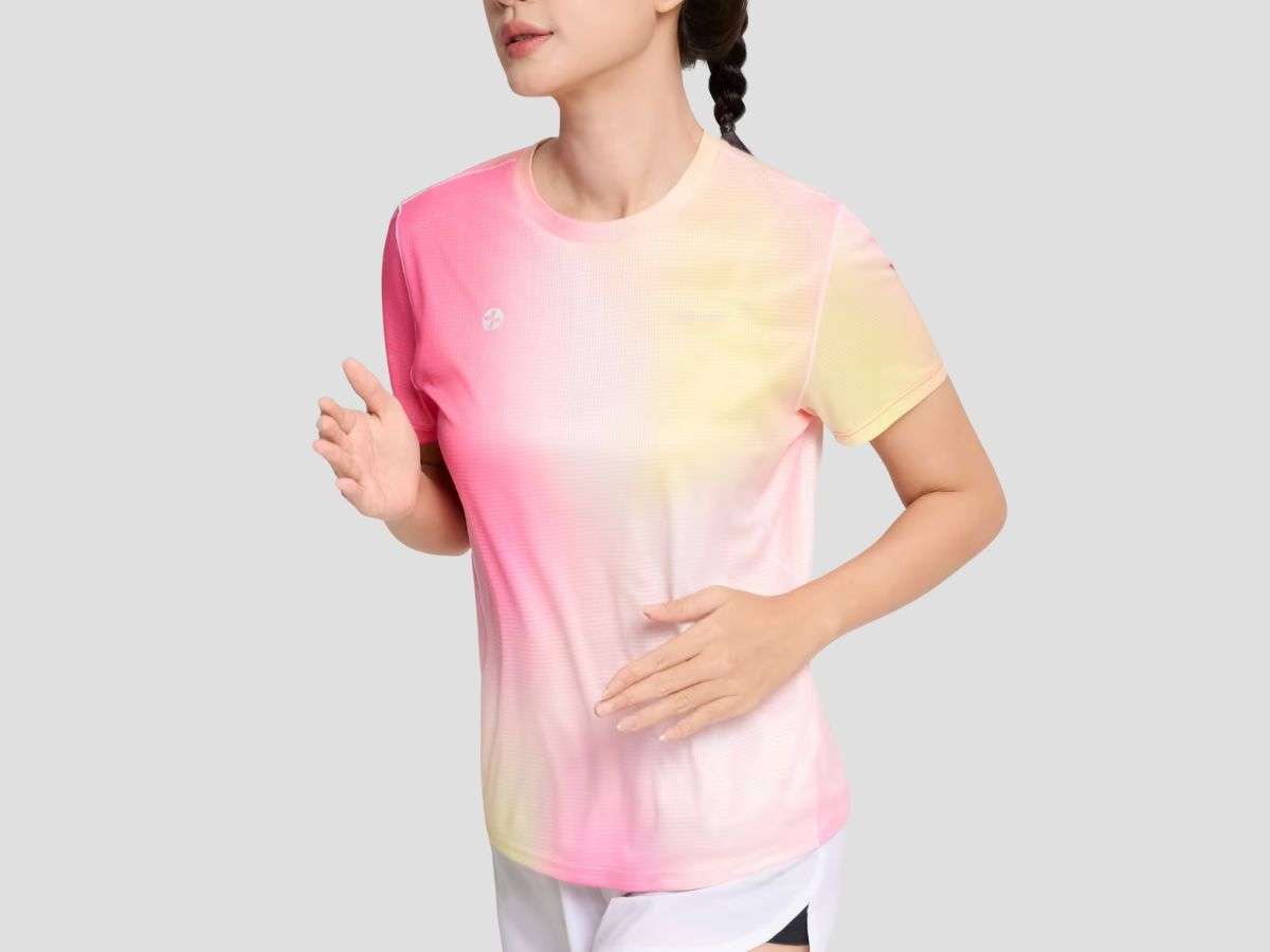 Hiệu ứng Gradient hồng bắt mắt và logo phản quang an toàn