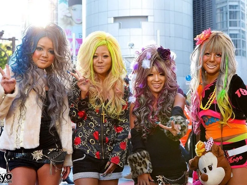 Gyaru là gì? Tìm hiểu thời trang đường phố Nhật