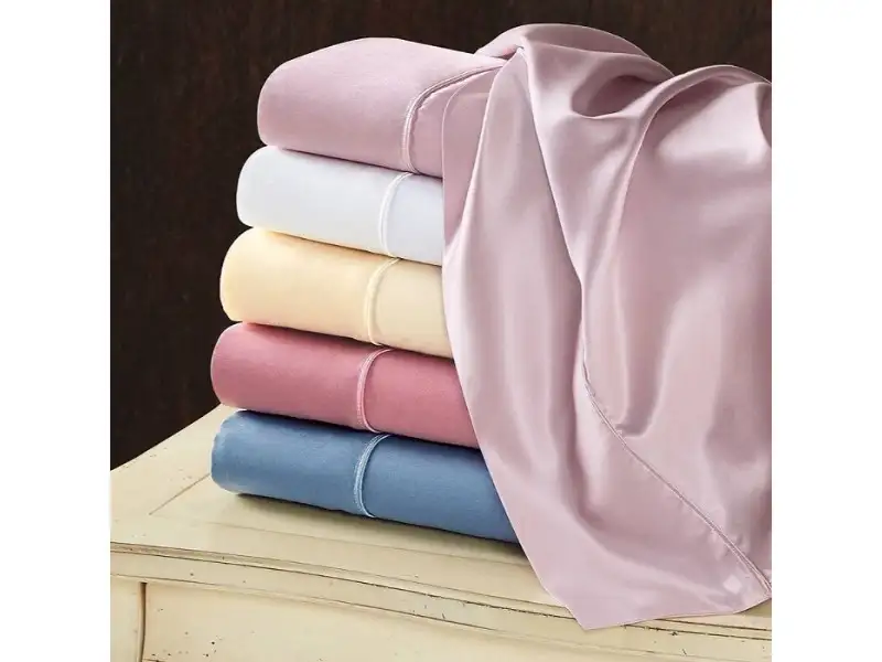 vải tằm ý có độ mỏng nhẹ hơn so với các loại vải khác như cotton, linen