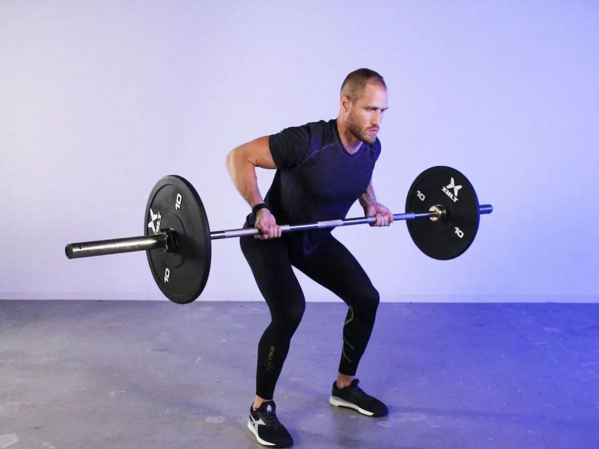 Bài tập tăng cường cơ lưng Bent-over Row 