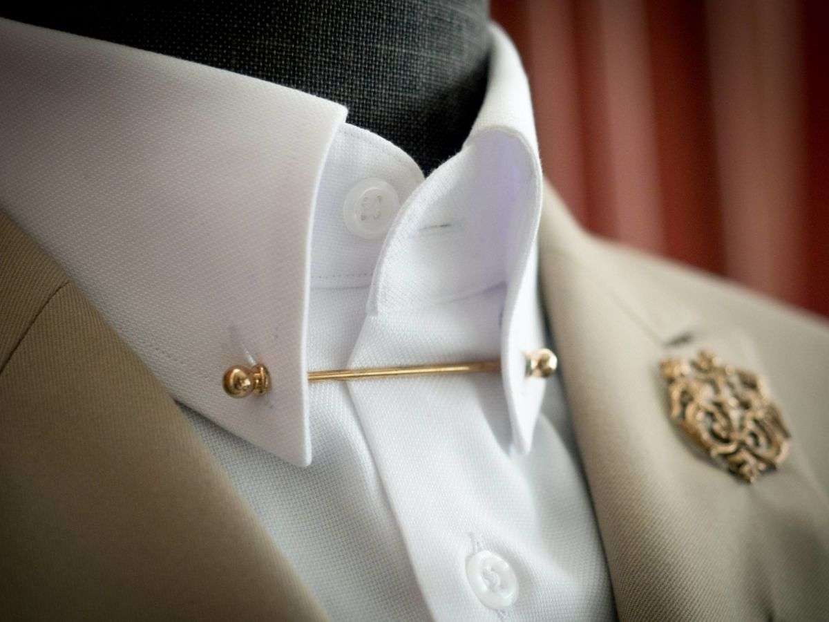 Collar pin được sử dụng trong những dịp đặc biệt 