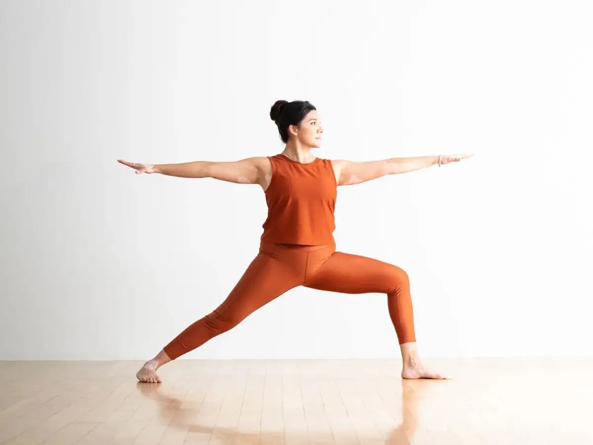 Tư thế chiến binh II (Virabhadrasana II)