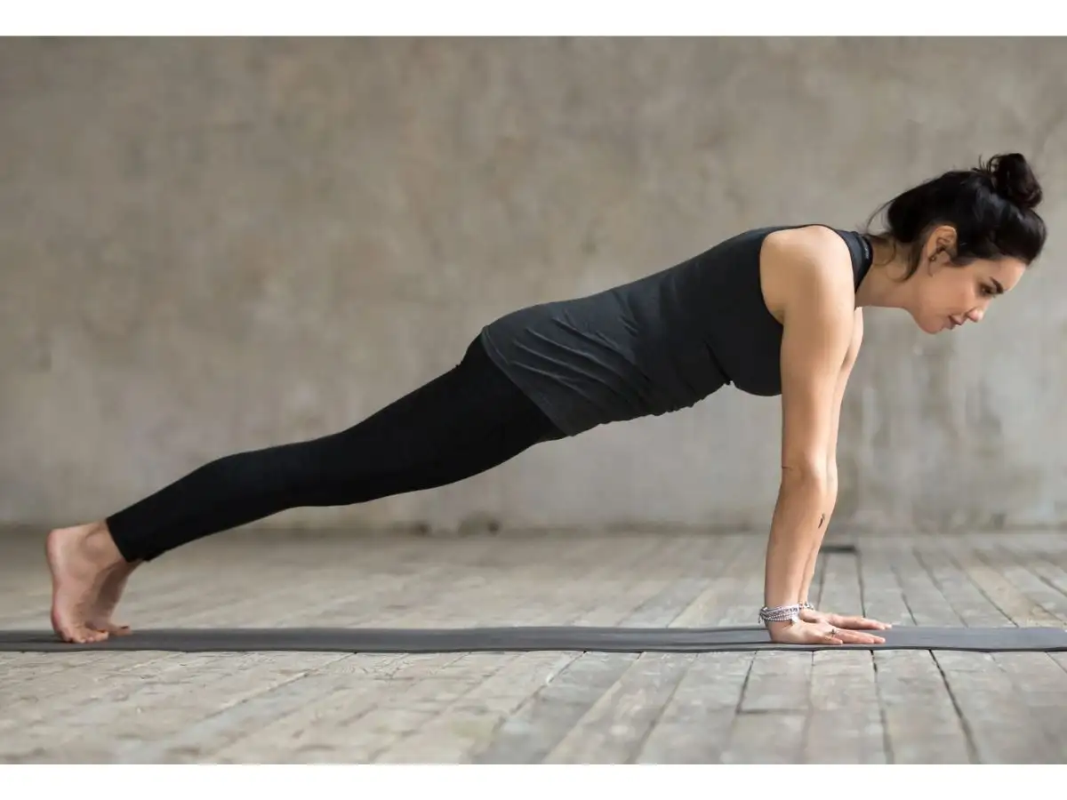  Tư thế Plank thấp (Phalakasana)