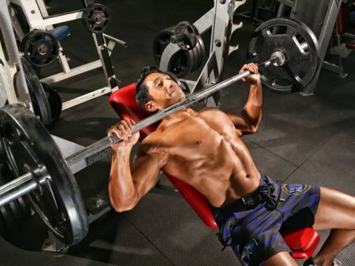 Cách đẩy tạ Bench Press hỗ trợ thúc đẩy giảm mỡ thụ động hiệu quả