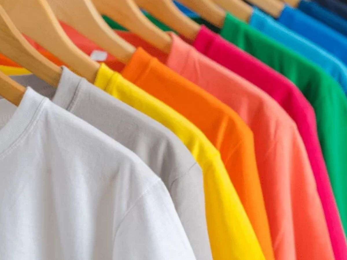Luôn phân loại áo trắng và áo màu riêng 