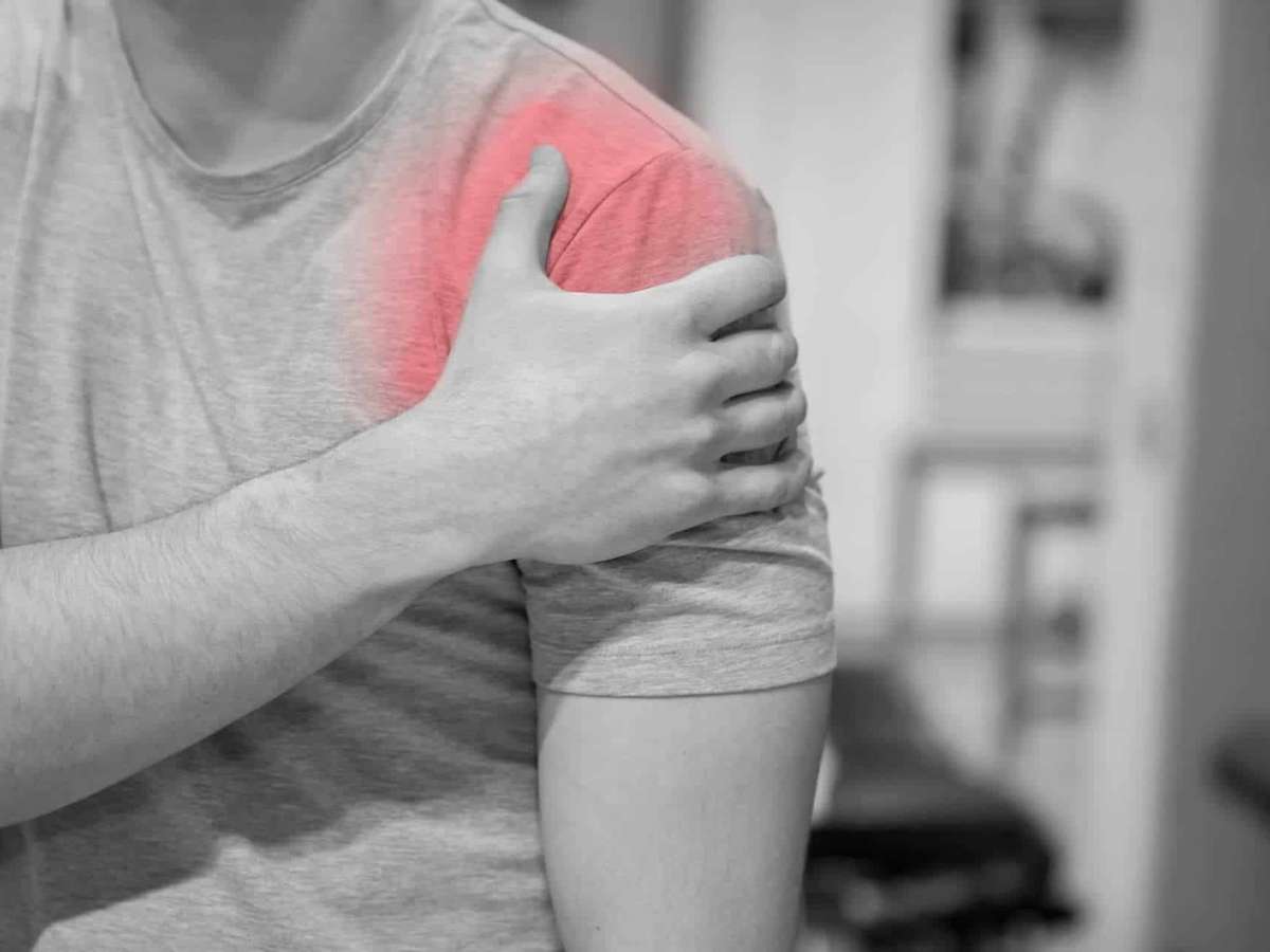 Đến gặp bác sĩ nếu bị trấn thương vai nặng