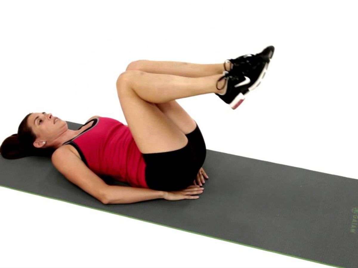 Reverse Crunch là một bài tập tuyệt vời giúp tác động vào cơ bụng dưới