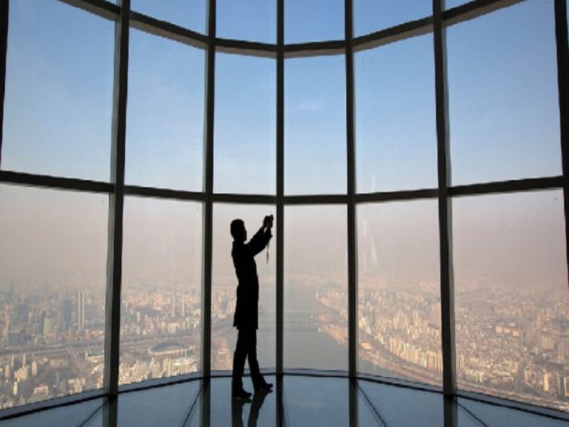 Đài quan sát Sky Walk tọa lạc tại tòa nhà Lotte Center Hà Nội ở độ cao 272m