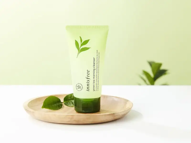 Innisfree Green Tea Morning Cleanser rất thích hợp dùng vào buổi sáng