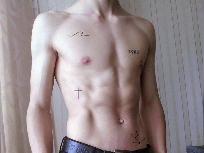 Currently, there are many mini tattoos that have special meanings
