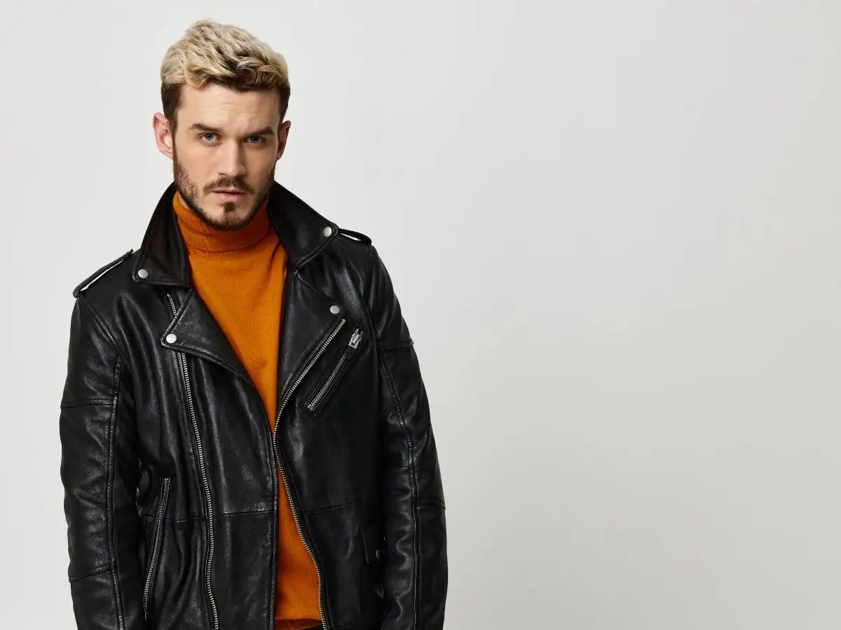 Style áo khoác da và áo thun cao cổ hot hơn trong mùa đông trời se lạnh