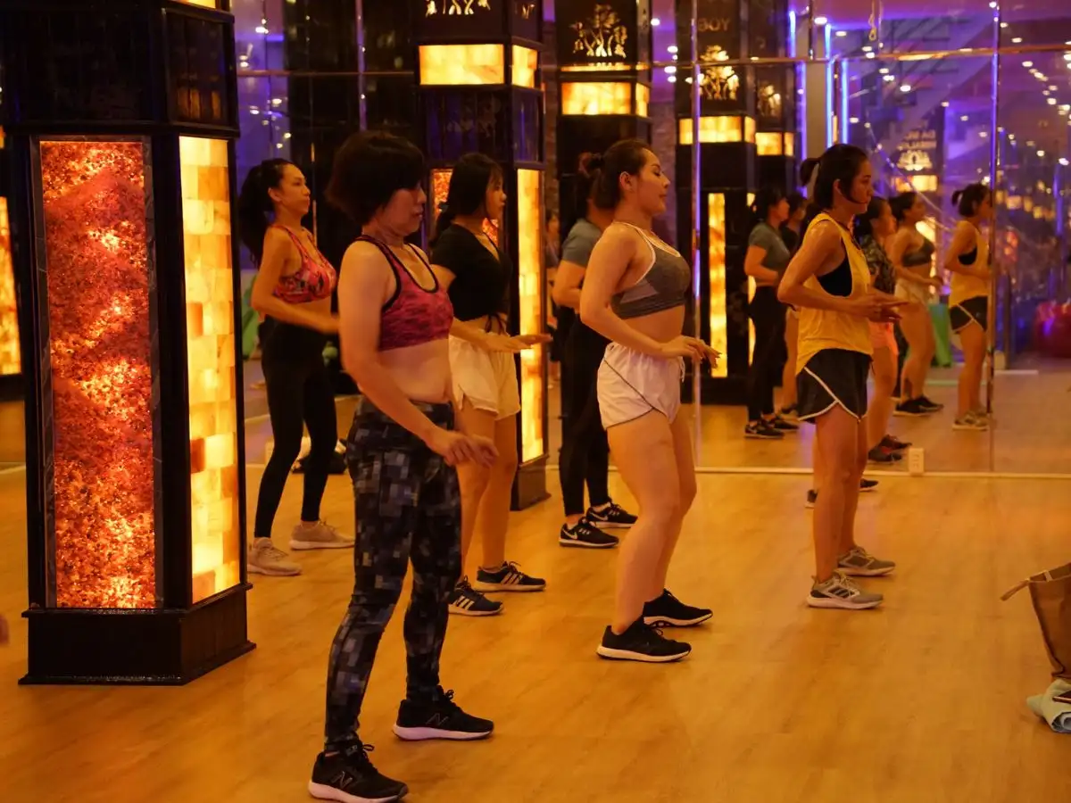 Tập Zumba cùng giáo viên giàu kinh nghiệm tại Fit Center