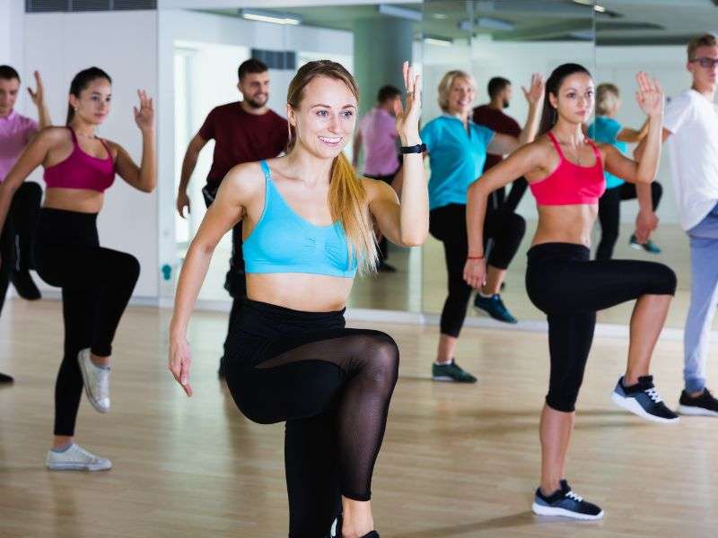 Với người mới, hãy ưu tiên các bài tập Zumba cơ bản