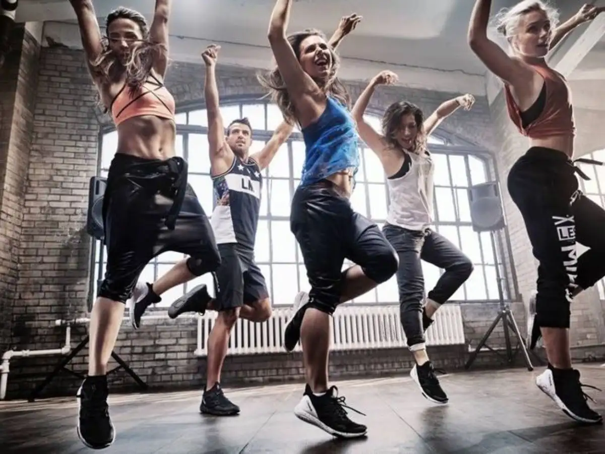 Tập zumba giúp cải thiện khả năng phối hợp và vận động toàn thân