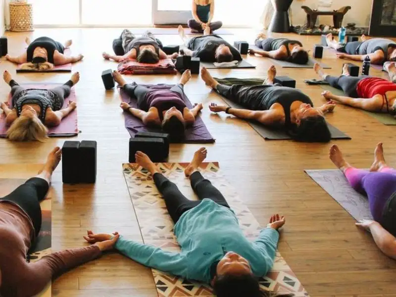 Yoga Nidra: Một hình thức thư giãn sâu hơn Savasana
