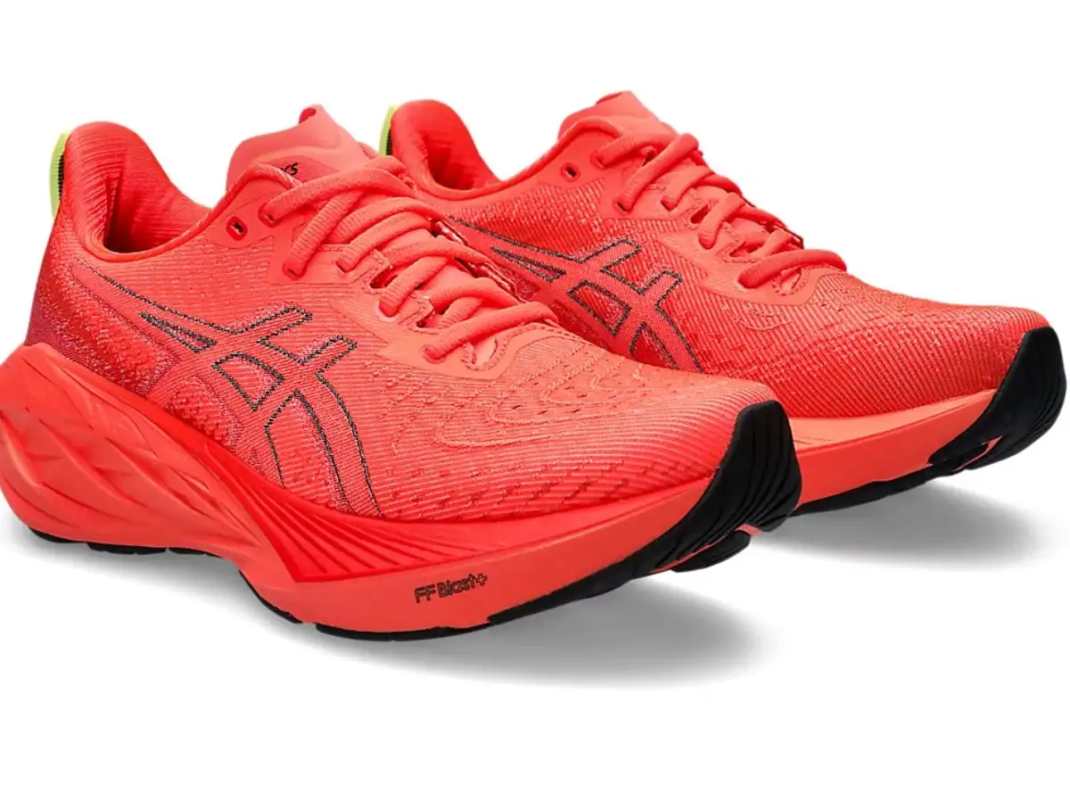 Asics Novablast 4 có khả năng êm ái, ổn định và tăng độ bám đường cực hiệu quả