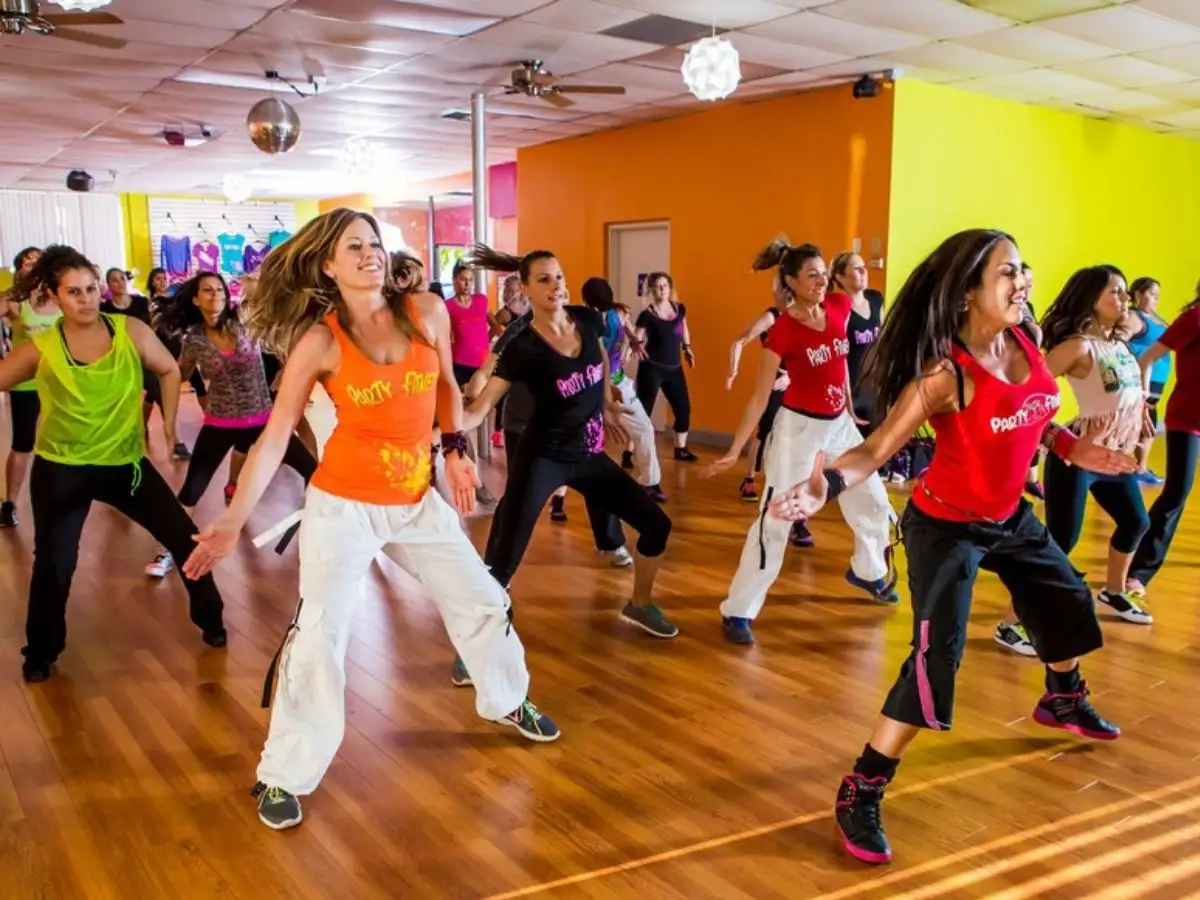 Nàng có thể thoải mái chọn những set đồ tập zumba đẹp mắt và năng động 