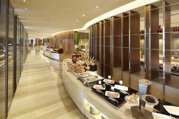 Cùng thưởng thức buffet sáng nhẹ nhàng tại La Brasserie