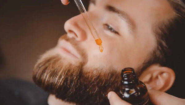 Sử dụng dầu dưỡng râu như thế nào cho hiệu quả?