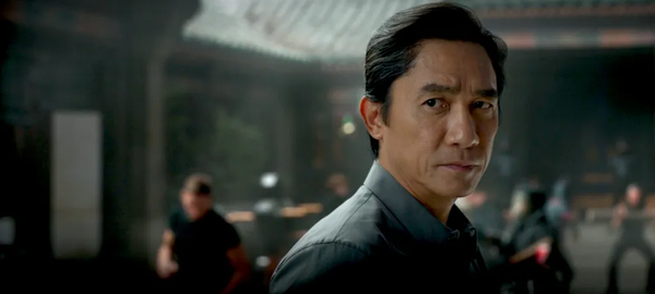 review-phim-shang-chi-huyen-thoai-thap-nhan