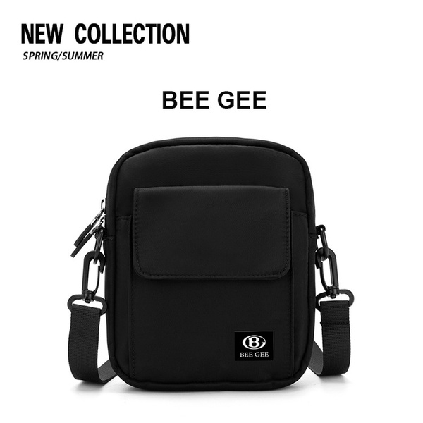 Túi xách tại Bee Gee rất phong phú và đa dạng về kiểu dáng, với chất liệu vải Polyester đảm bảo độ bền