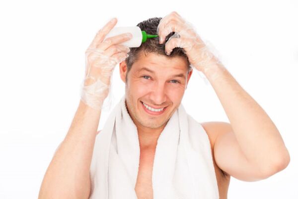 Tại sao các chàng nên tự nhuộm tóc tại nhà?
