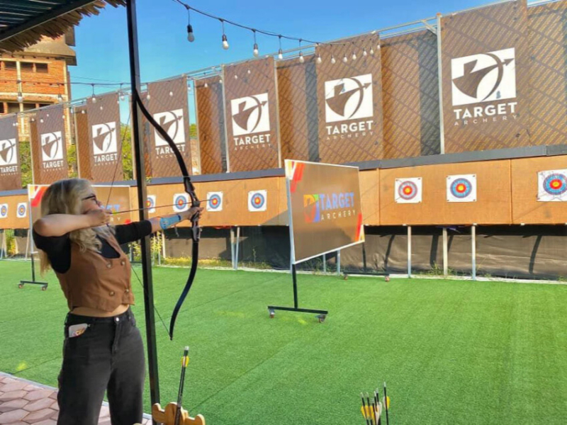 Sân tập Target Archery là một sân tập thể thao và bắn cung đầu tiên tại Thủ đô, với không gian rộng rãi và trang thiết bị hiện đại