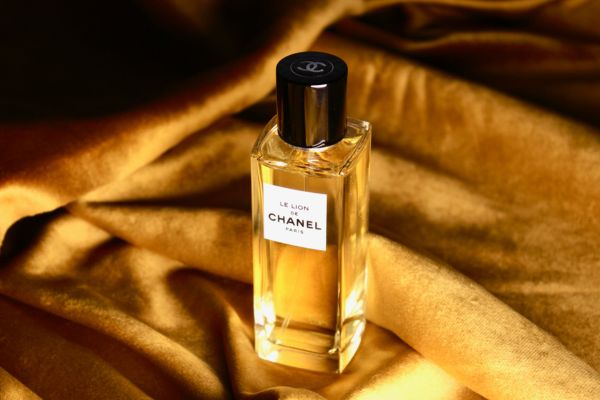 Le Lion de Chanel EDP là một trong những mùi hương gỗ/hổ phách được yêu thích nhất