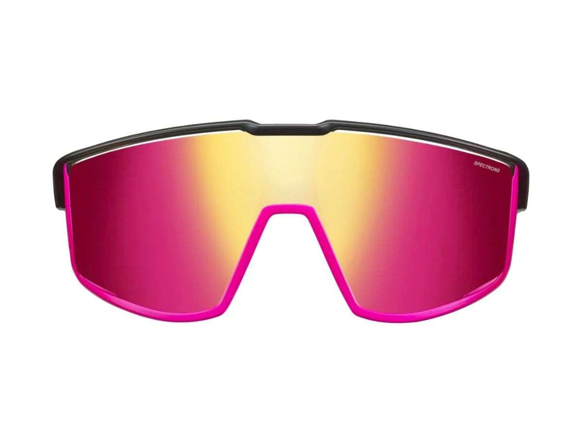 Julbo Fury có tròng kính lớn giúp bảo vệ mắt hiệu quả
